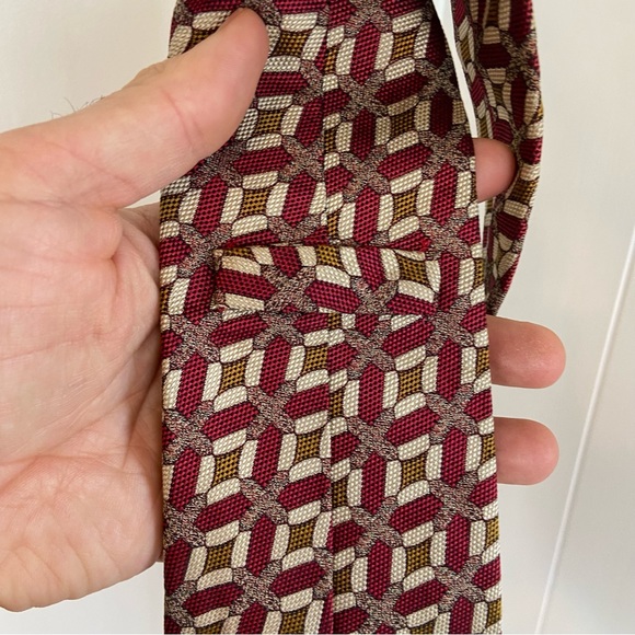 Coach 100% Italian Silk Handmade Italy Red Geometric Tie Men 56” Long 3.75” Wide - Picture 3 of 7
